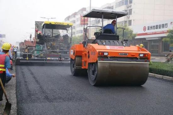 不同壓路機(jī)在瀝青路面的應(yīng)用